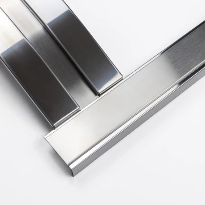 Sway Elegance Elektrisk Eldstad med Krom och Borstat Stål Front – Inbyggd Elektrisk Väggeldstad